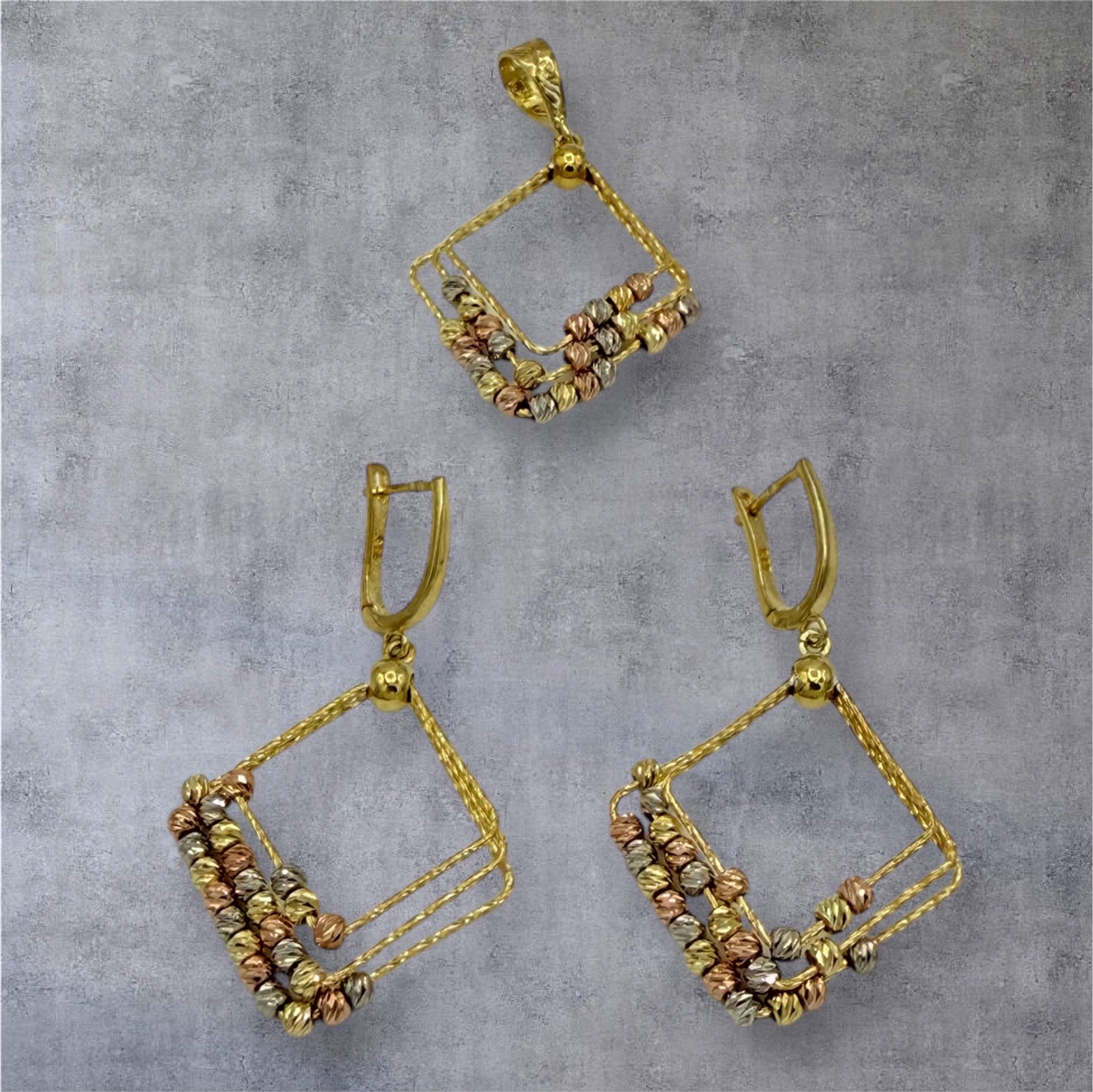 925 Sterling Silver ⁄ gold plated, Round balls are movabl