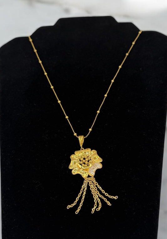 18k Gold plated 925 Sterling silver pendant Necklace.golden rose shape