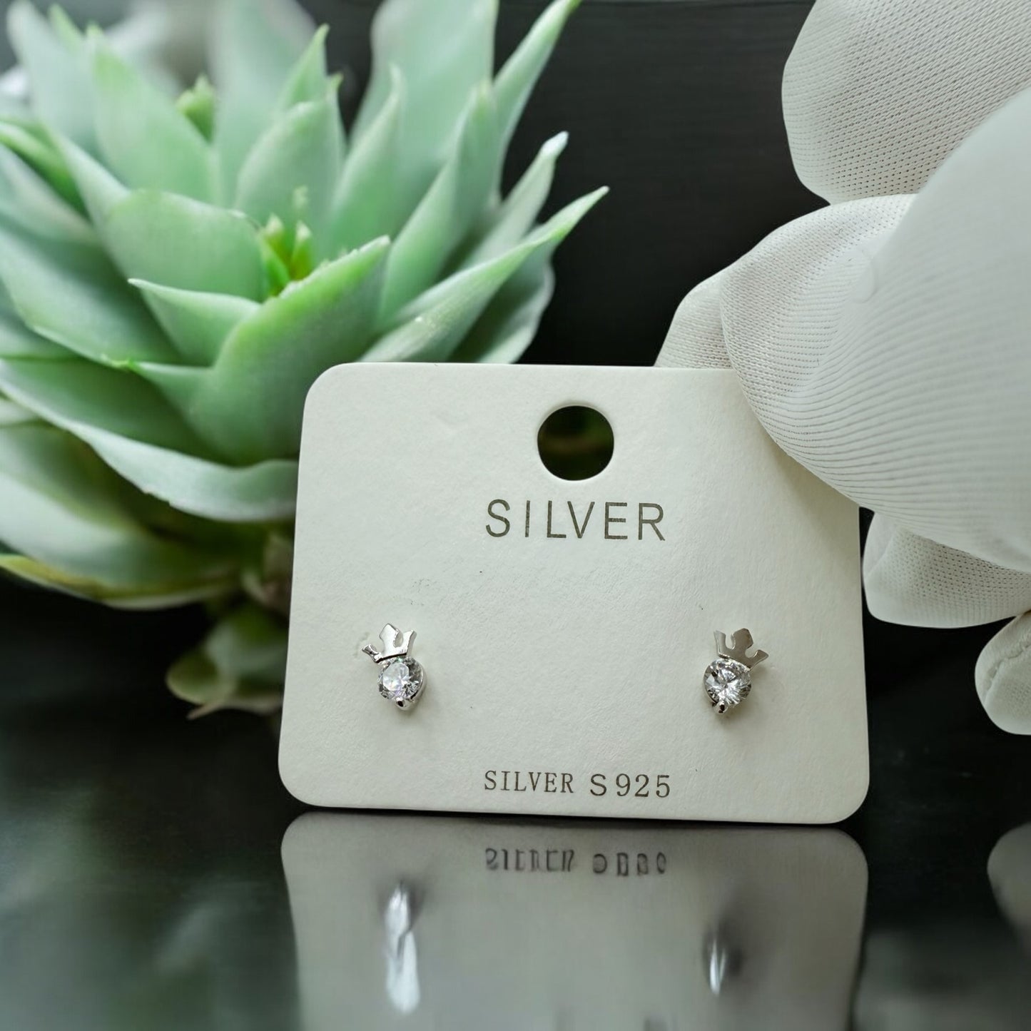 925 Sterling silver earrings inlaid with cubic zirconia