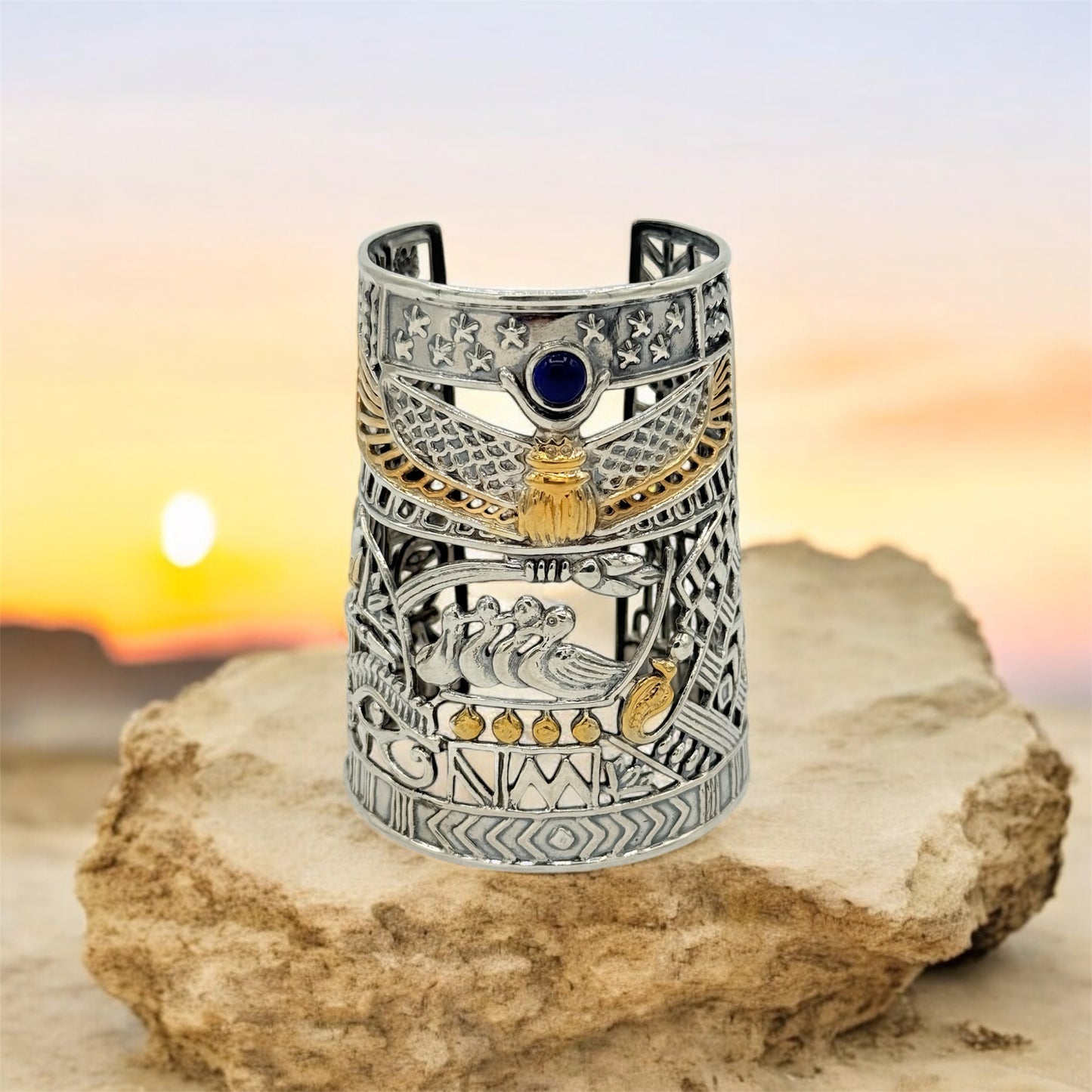 925 Sterling Silver hand cuff pharaoh Queen hand cuff.