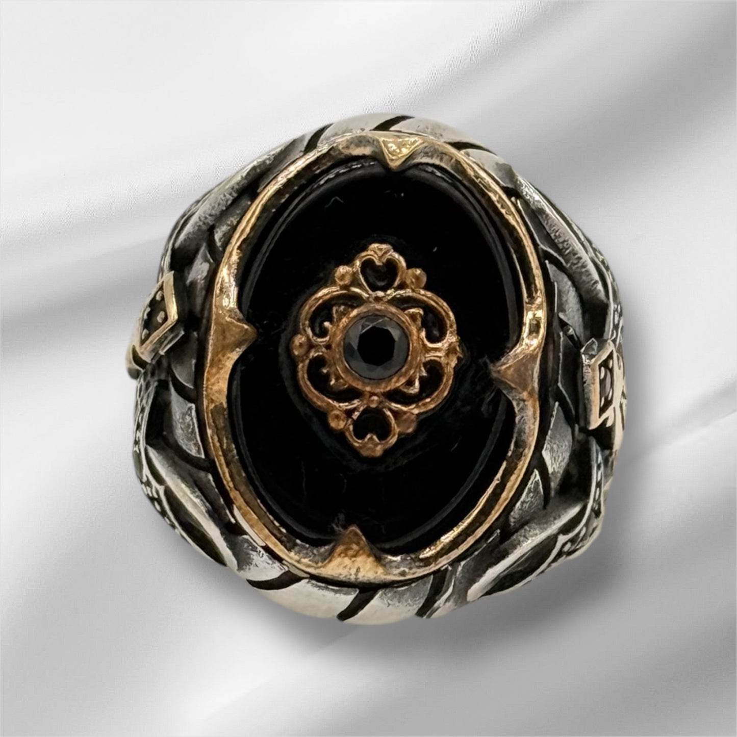 Sterlin g silver 925, with copper in the crown