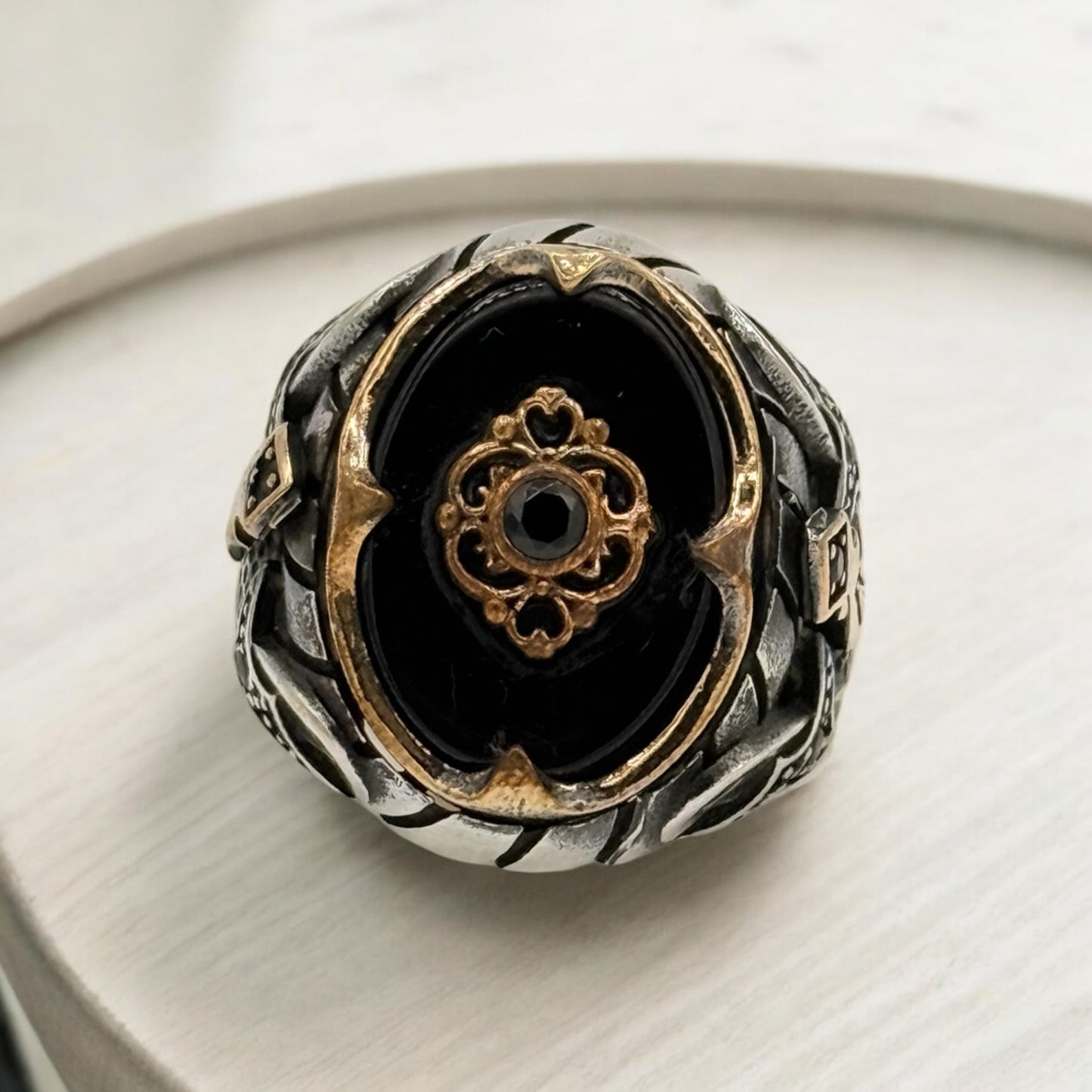 Sterlin g silver 925, with copper in the crown