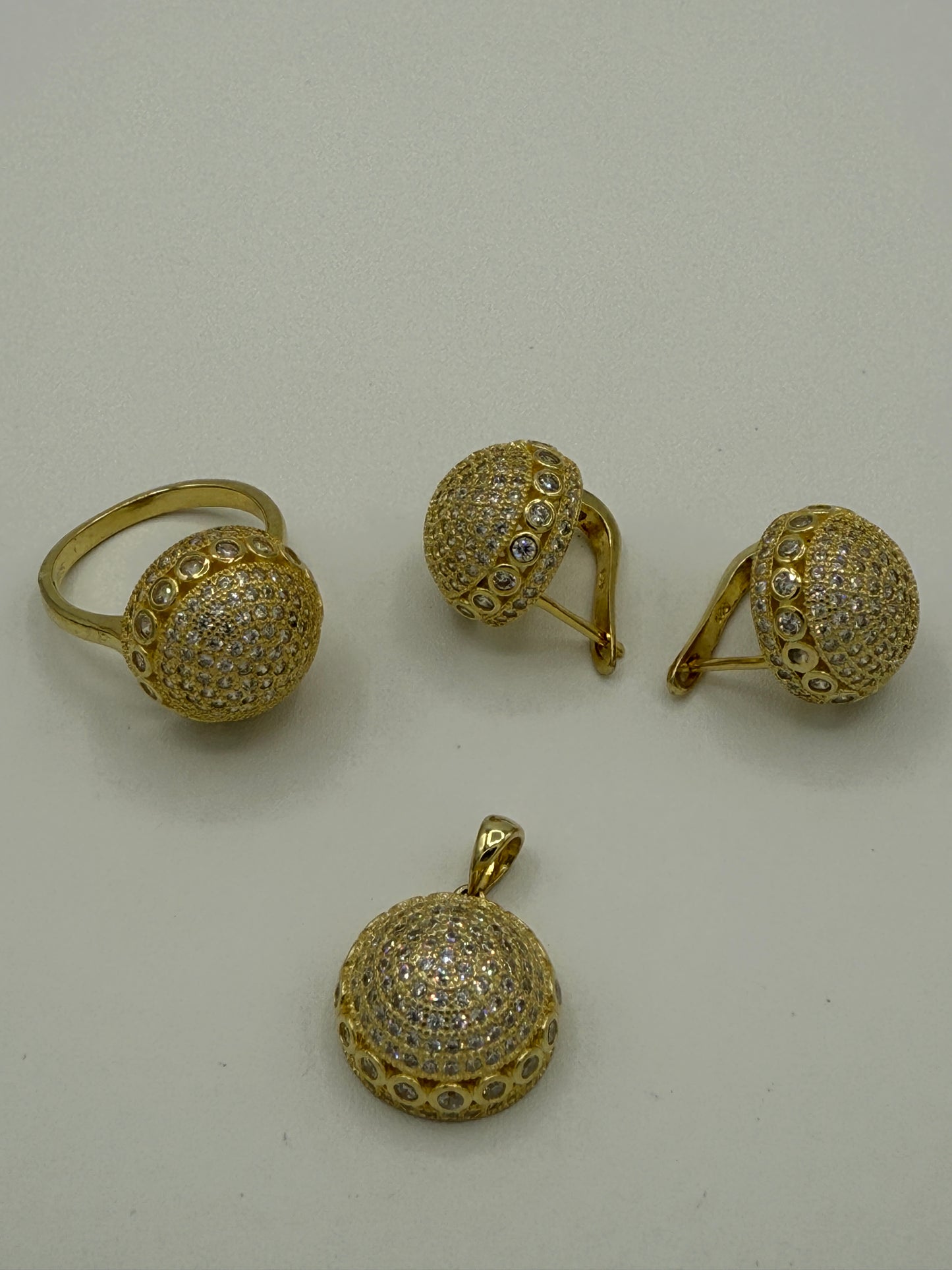 925 Sterling silver with 18k gold plated
